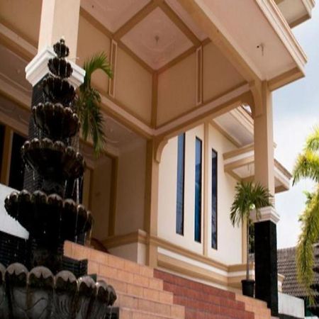 โรงแรมคิง Wates  ภายนอก รูปภาพ