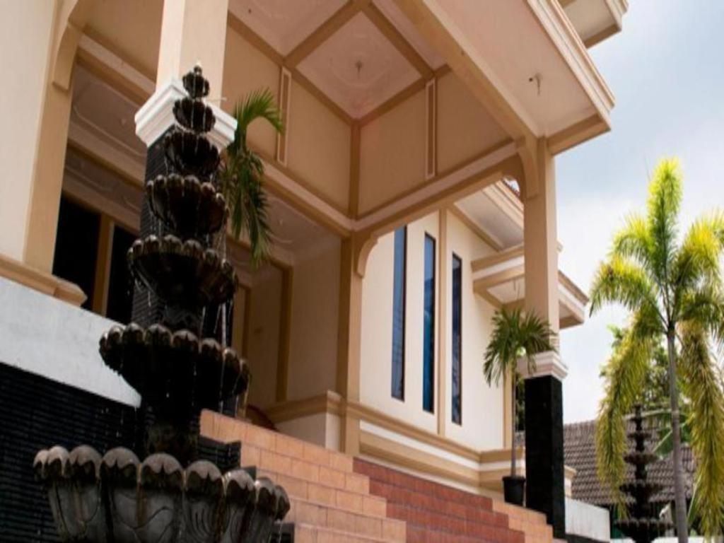 โรงแรมคิง Wates  ภายนอก รูปภาพ